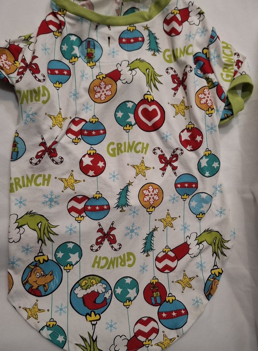 NWT Grinch Dog Appearal Shirt Size Large